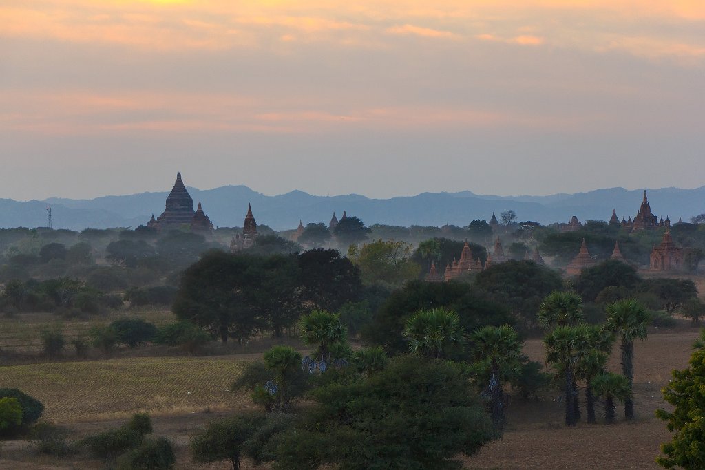 28-Sunset from the Myauk Guni temple.jpg